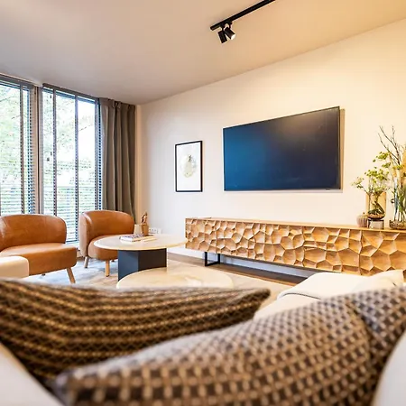 Stylische Penthouse - Maisonette - Im Edlem Design Mit Balkon, Dachterrasse Und Kostenloser Tiefgarage Im Herzen Von - Neuseenland Appartement *