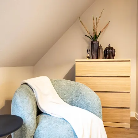 Stylische Penthouse - Maisonette - Im Edlem Design Mit Balkon, Dachterrasse Und Kostenloser Tiefgarage Im Herzen Von - Neuseenland Appartement *