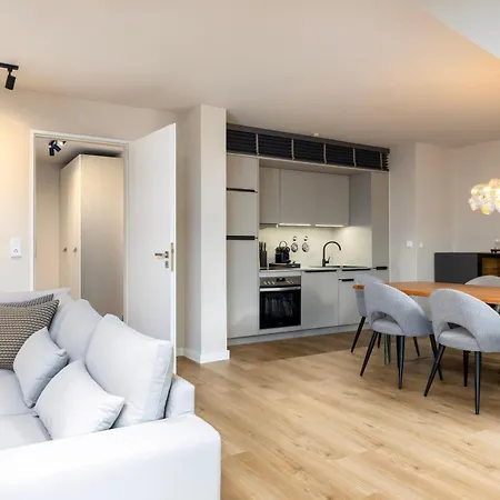 Appartement Stylische Penthouse - Maisonette - Im Edlem Design Mit Balkon, Dachterrasse Und Kostenloser Tiefgarage Im Herzen Von - Neuseenland *