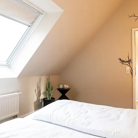 Stylische Penthouse - Maisonette - Im Edlem Design Mit Balkon, Dachterrasse Und Kostenloser Tiefgarage Im Herzen Von - Neuseenland * Markkleeberg