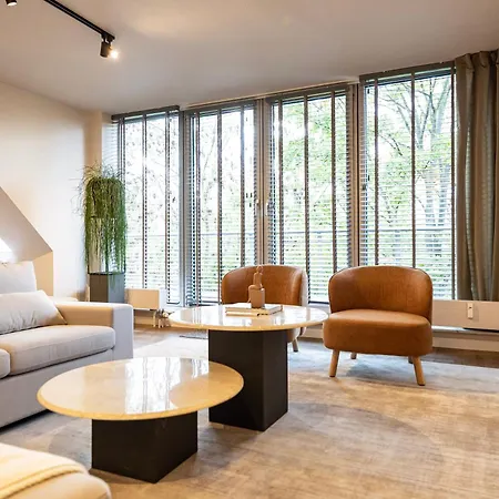 Stylische Penthouse - Maisonette - Im Edlem Design Mit Balkon, Dachterrasse Und Kostenloser Tiefgarage Im Herzen Von - Neuseenland *