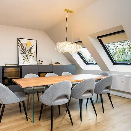 Appartement Stylische Penthouse - Maisonette - Im Edlem Design Mit Balkon, Dachterrasse Und Kostenloser Tiefgarage Im Herzen Von - Neuseenland